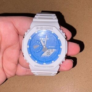 G-Shock White and Blue Smartwatch